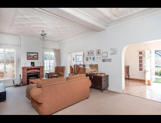 4 BEDROOM HOUSE FOR SALE IN SOUTH KENSINGTON